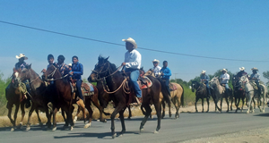 Horseback riders Cuatro Cienegas Coahuila