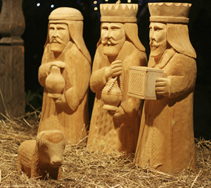 Wood sculpture of the Three Kins or El Reyes